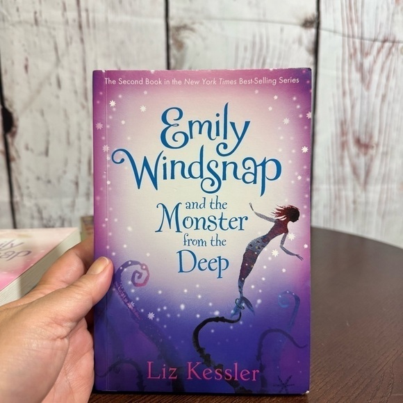 10 books for a young lady.  Emily Windsnap, ED Baker, Janette Rallison etc - Picture 14 of 16